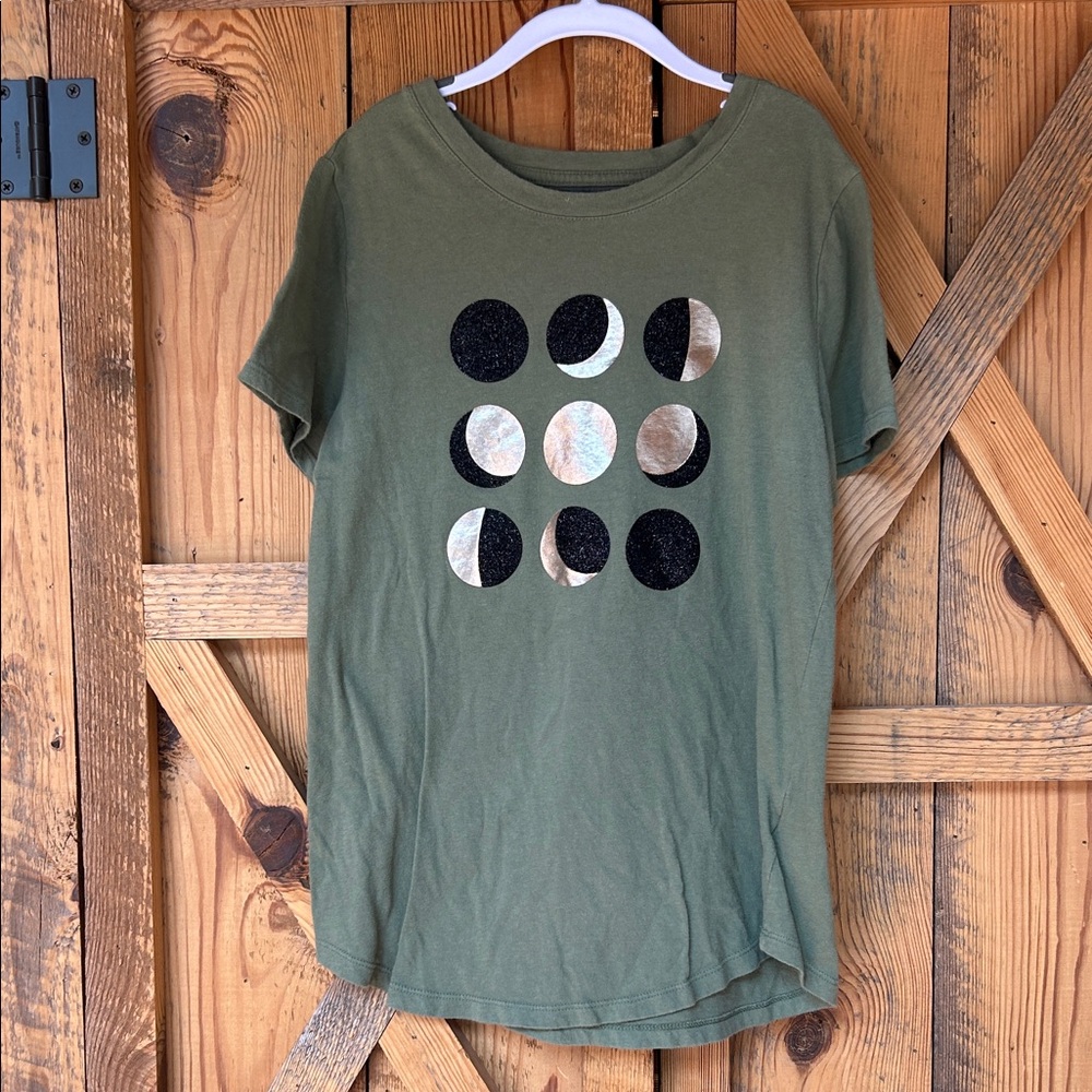 Women’s Old Navy Green T-Shirt with Moon Phases Design